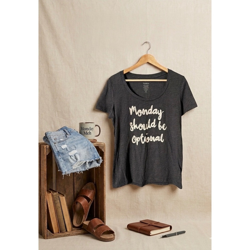 Torrid Monday Should Be Optional Graphic Tee Size 00 L Grey Cotton Blend